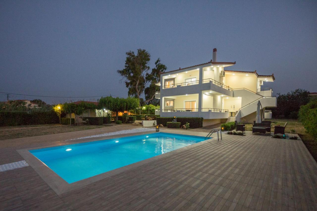 Sea Side Villa *
