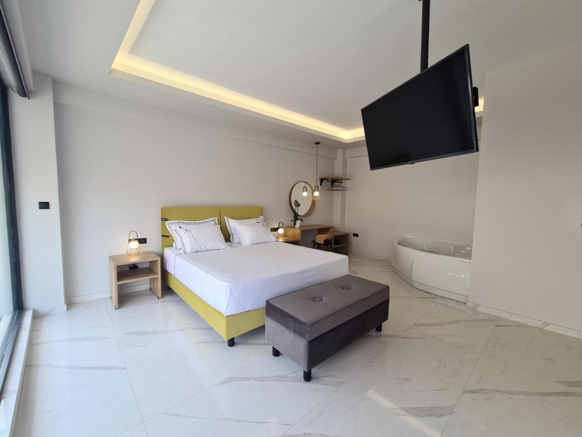 Ilia's Luxury - Adults Only
