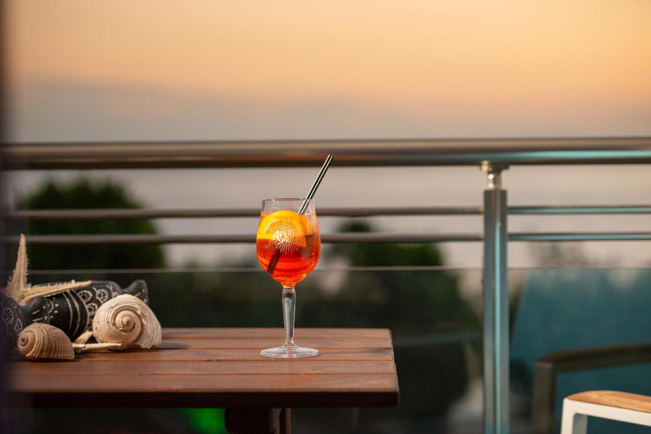 Apartment Sunset - With Seaview & Back Side Apartements Toroni
