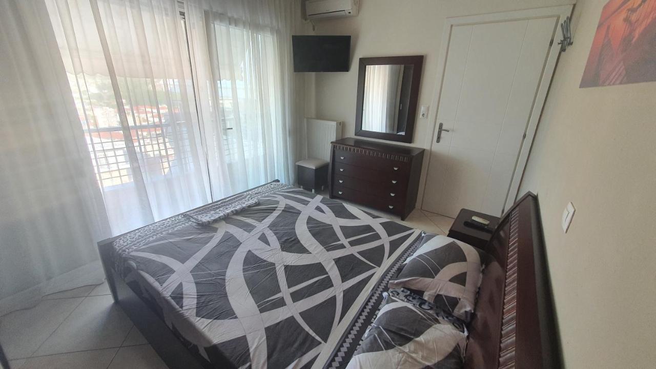 Apartment Christos House-- Comfortable With Great View And Private Parking !