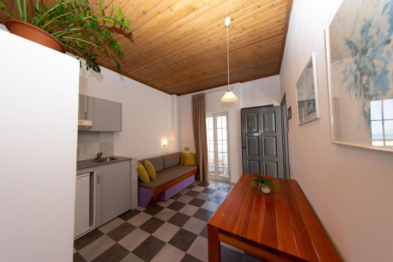 Manias Aparthotel