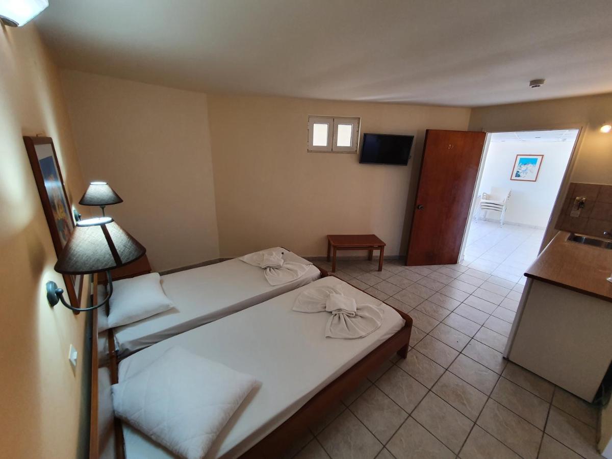 Vivian Hotel