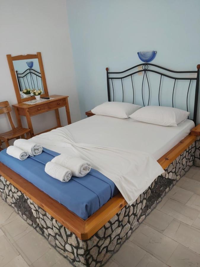 Stavros Hotel