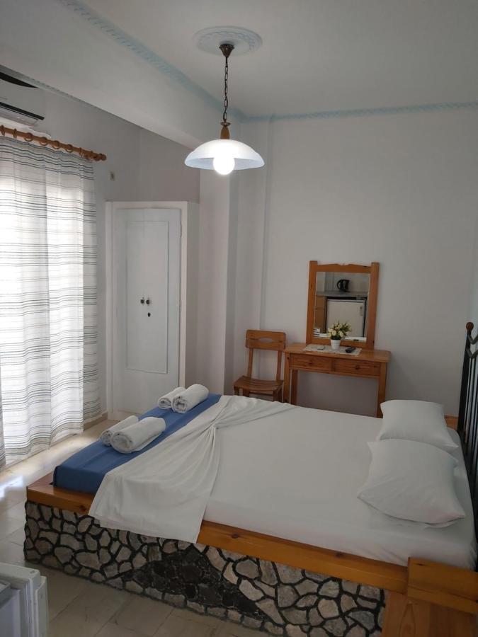 Stavros Hotel *
