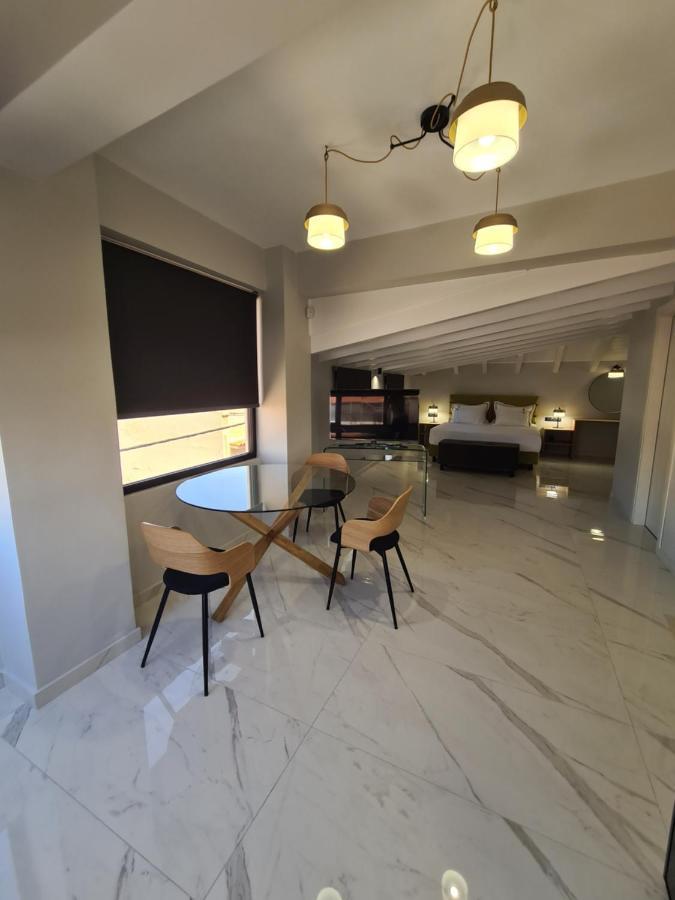 Ilia's Luxury - Adults Only Guest house *