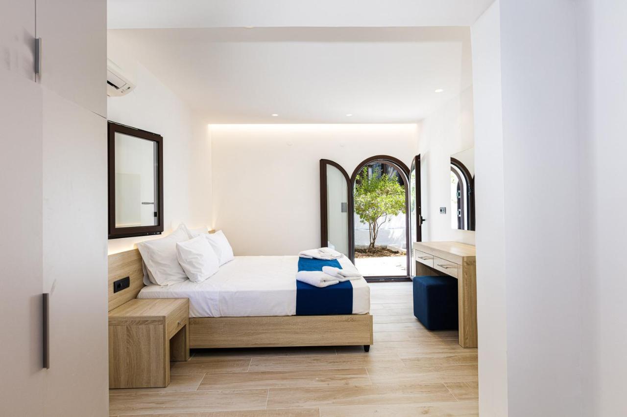 The White House Of Bali * Bali (Crete)