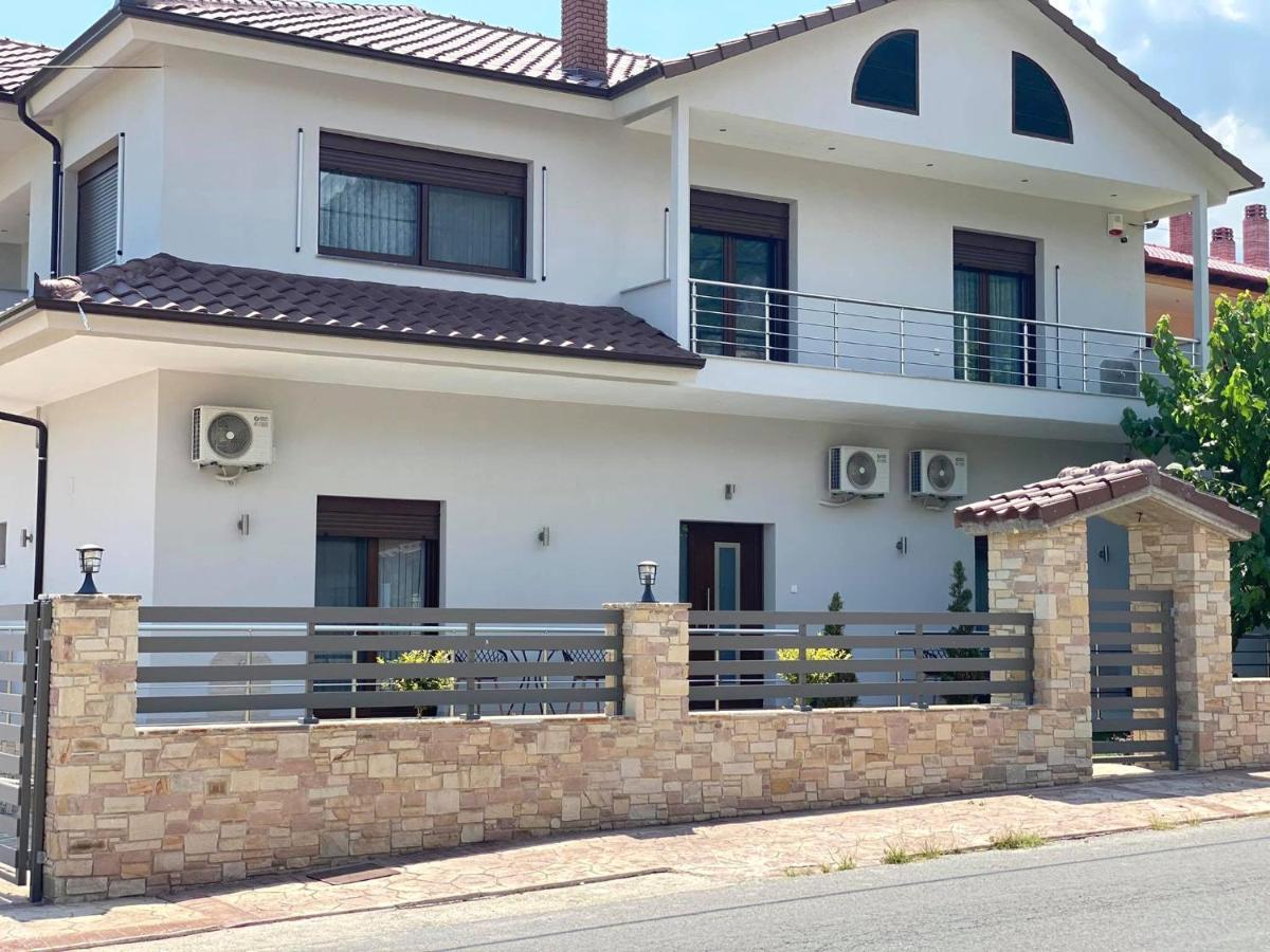 Zillis Guest house