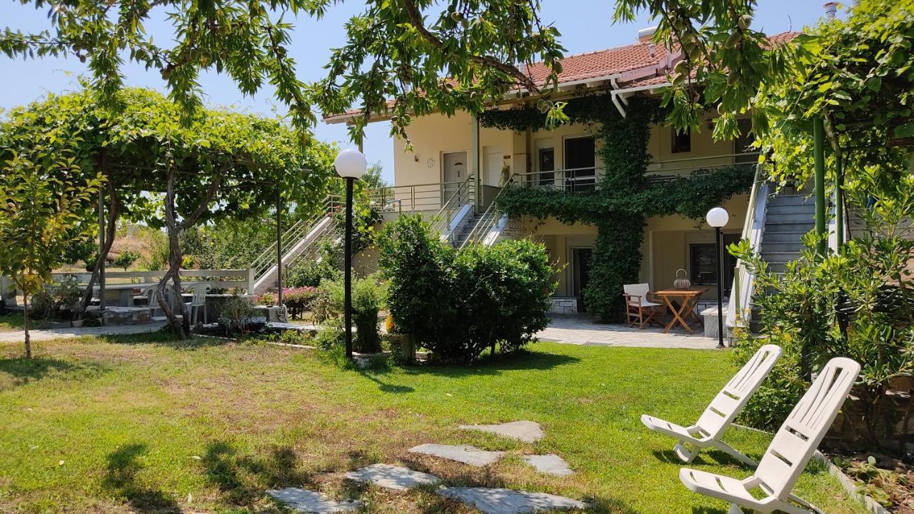 Asterias Maisonette & *