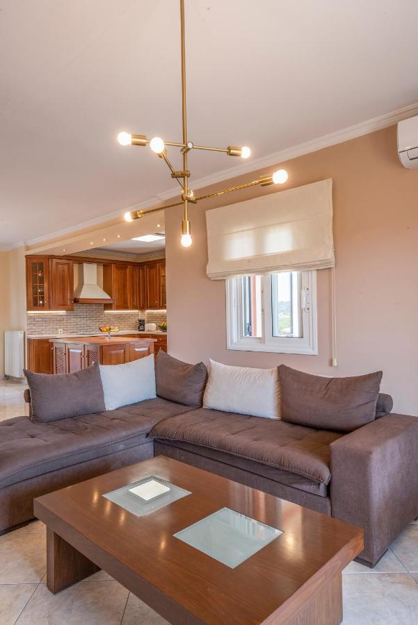 Hill House Apartment