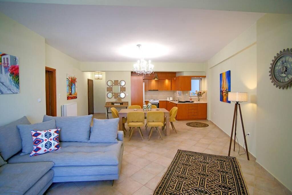 Luxury Apartment Kyparissia