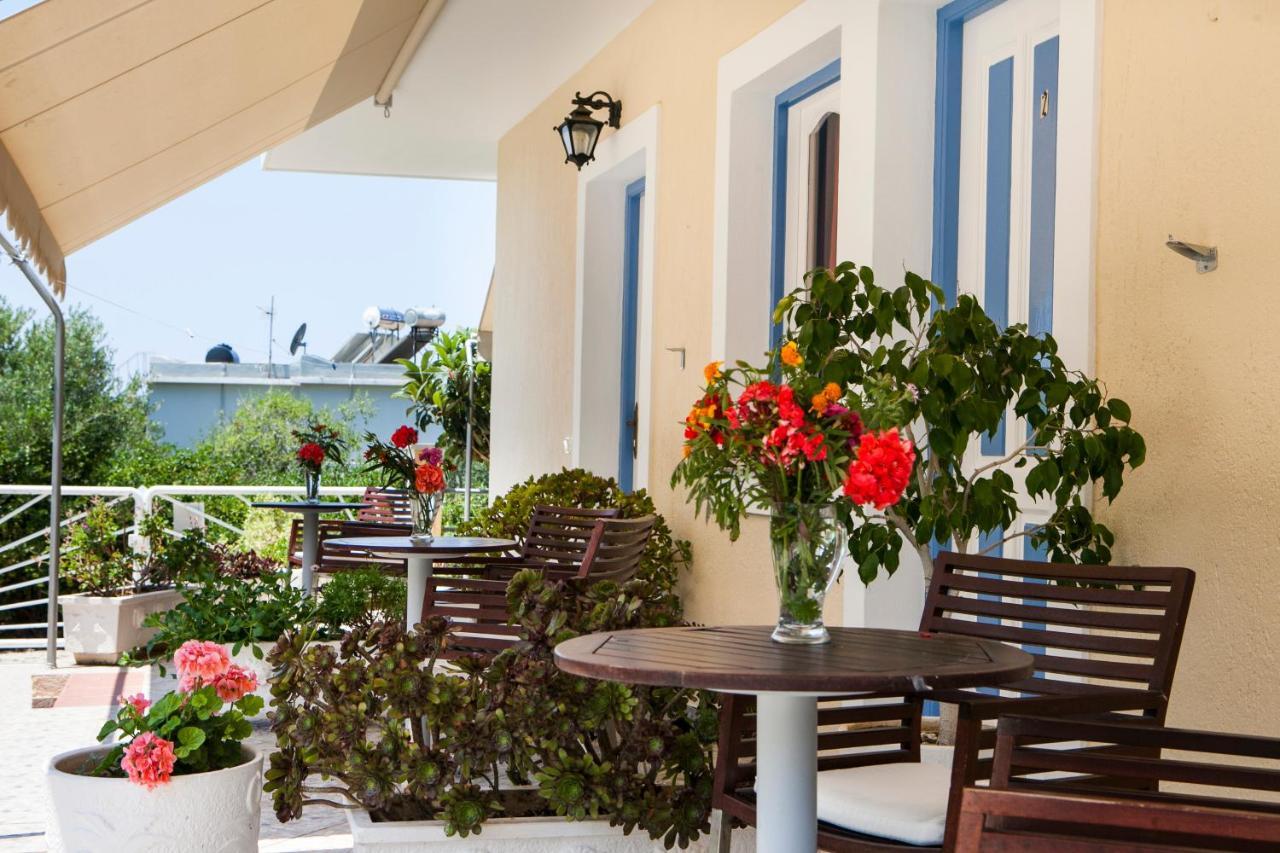 Tzivras & Holiday home