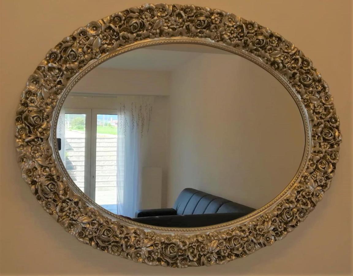 Dimitri - Gardenside Souterrain Apartment Alexandroupoli