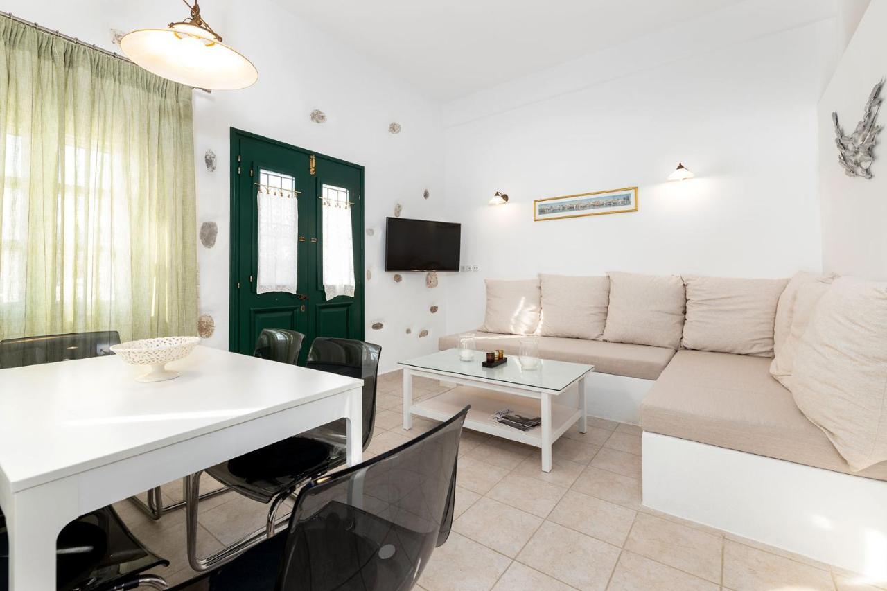 Casa Nileas For Cycladic Summer Living Right On The Bay And Beach! Holiday home Parikia (Paros)