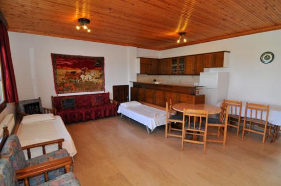 Coral Hotel 2*