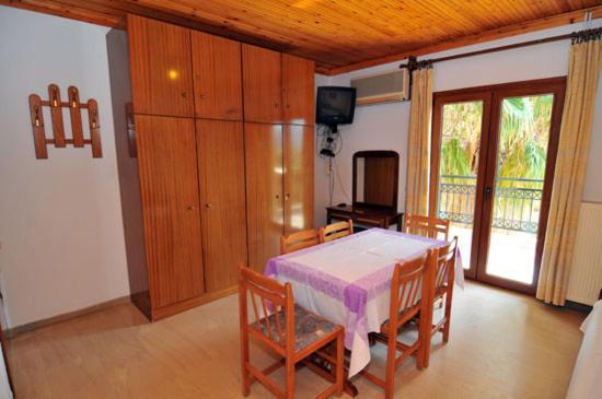 Coral Hotel 2*