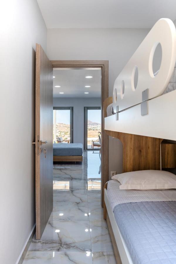 Peters Place - Paros Parasporos