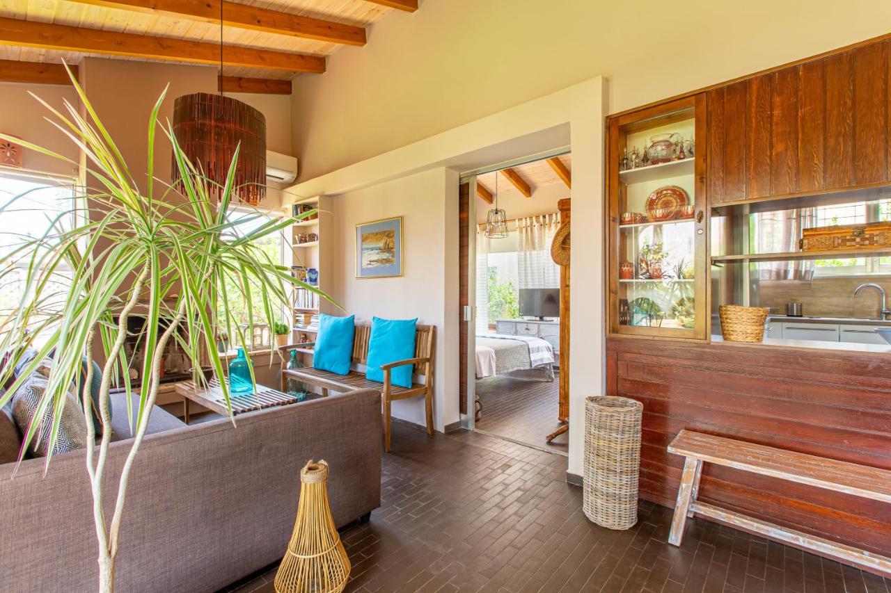 Anna's Sea House Near To A Sandy Beach! * Kato Daratso