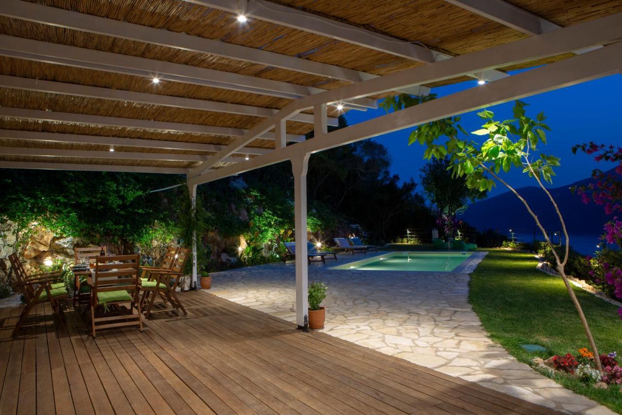 Pnoes Lefkada Villa *