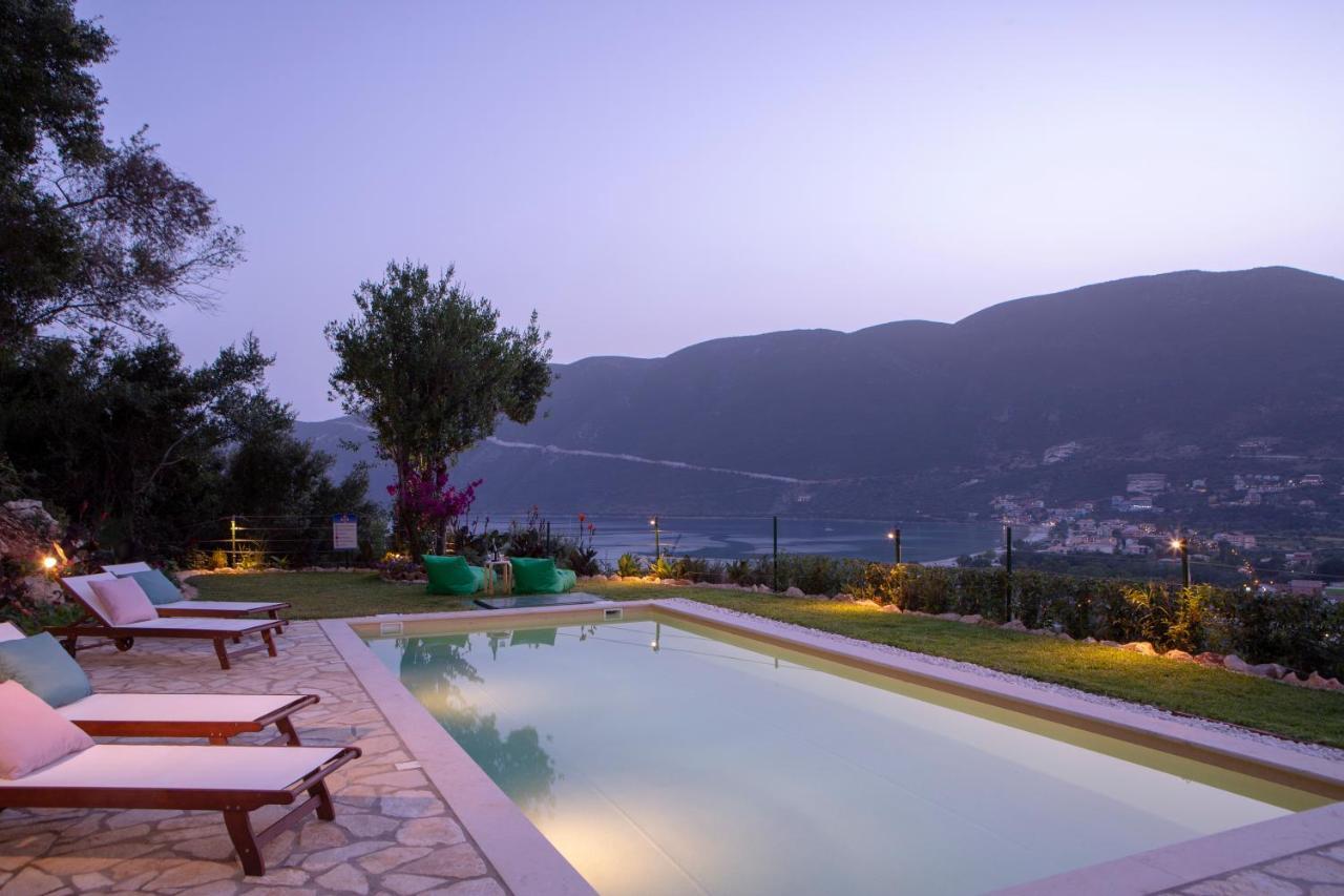 Pnoes Lefkada * Vasiliki (Lefkada)