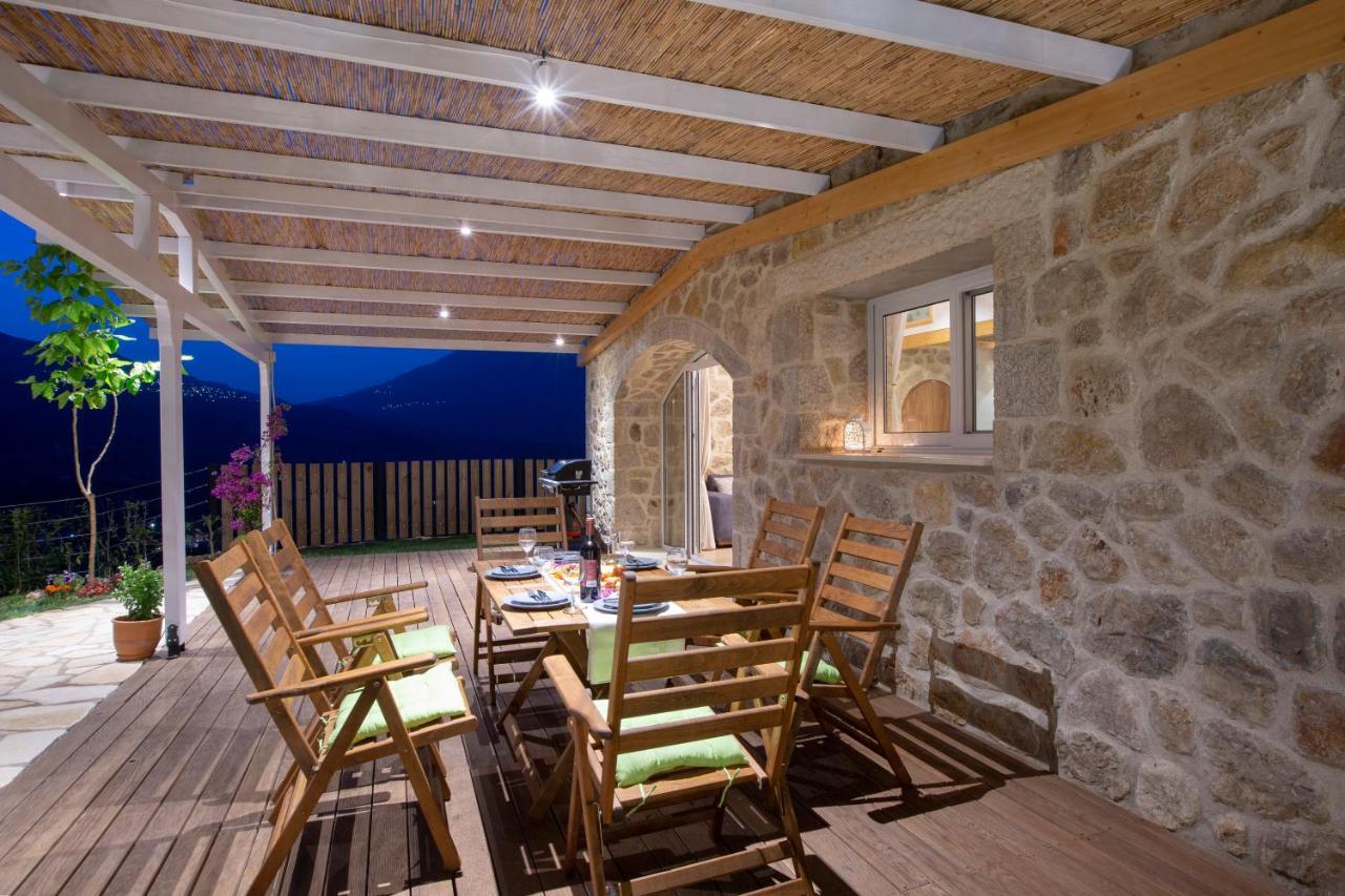 Pnoes Lefkada