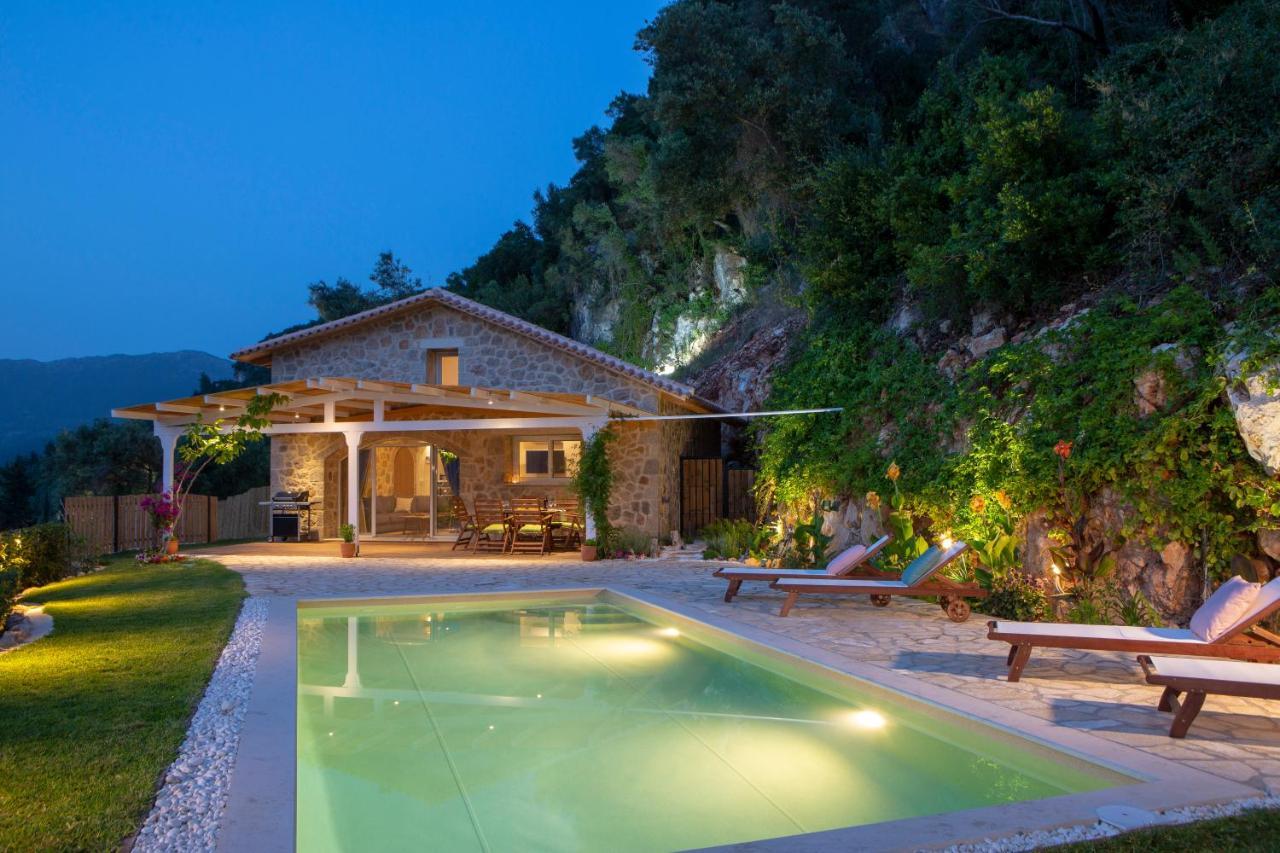 Villa Pnoes Lefkada