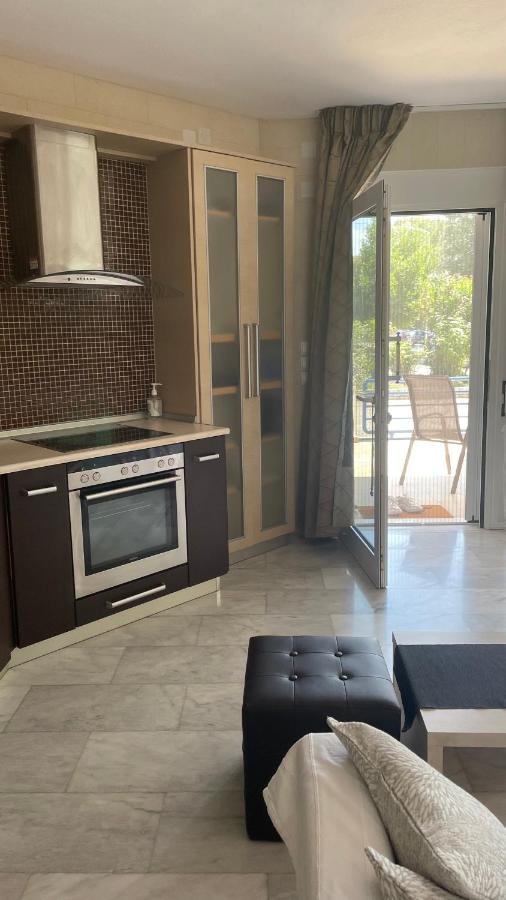 Coquille Apartment *