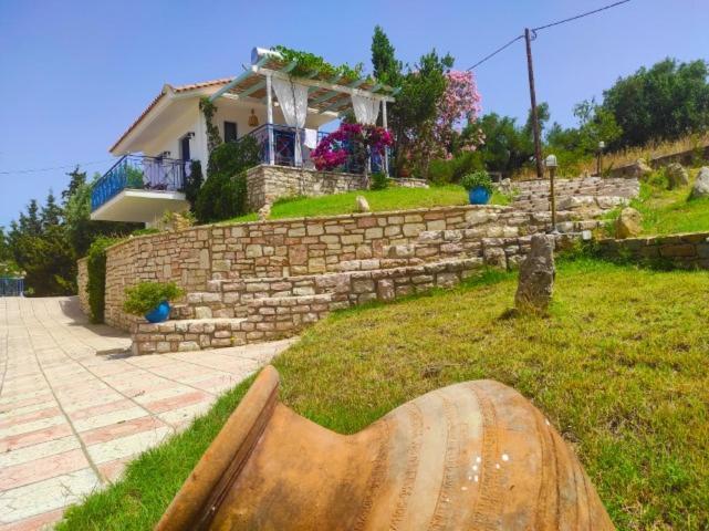Lontos Village *