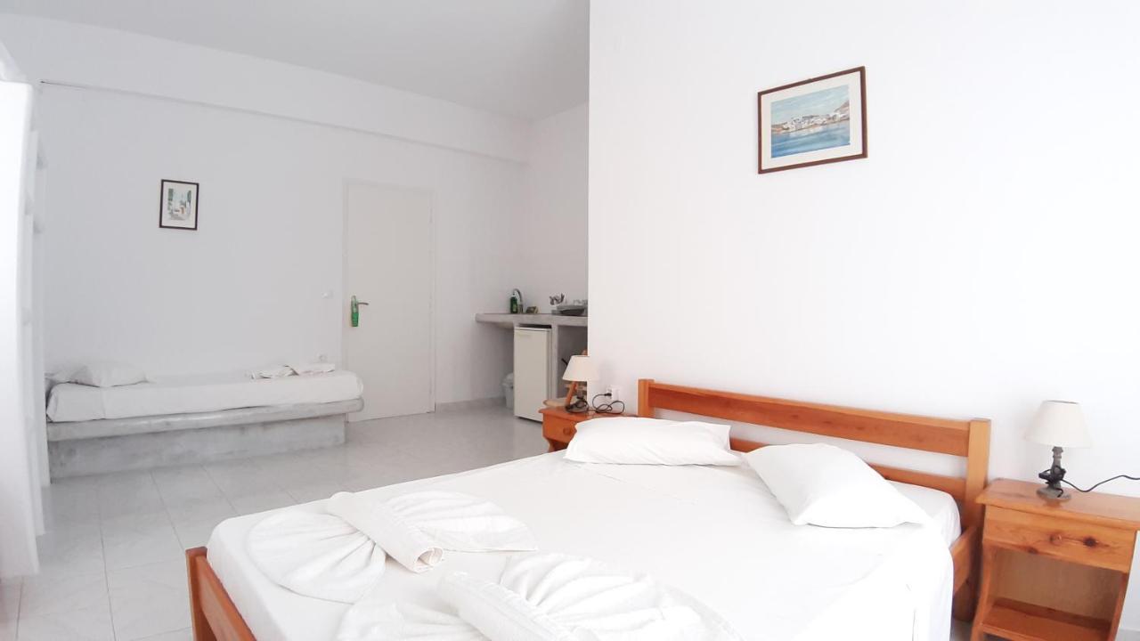 Bizas & Guest house Parikia (Paros)