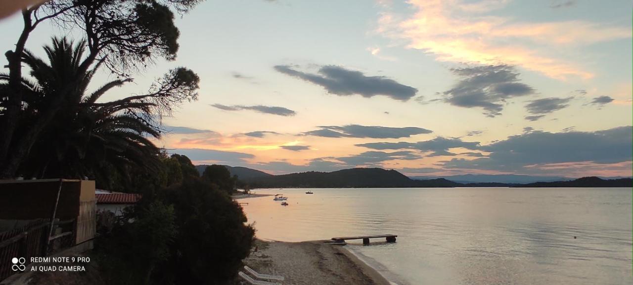 Private Seafront House In With Amazing View Of Diaporos Island