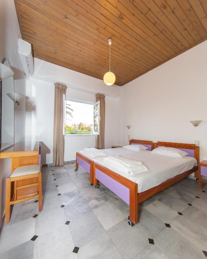 Aparthotel Manias *