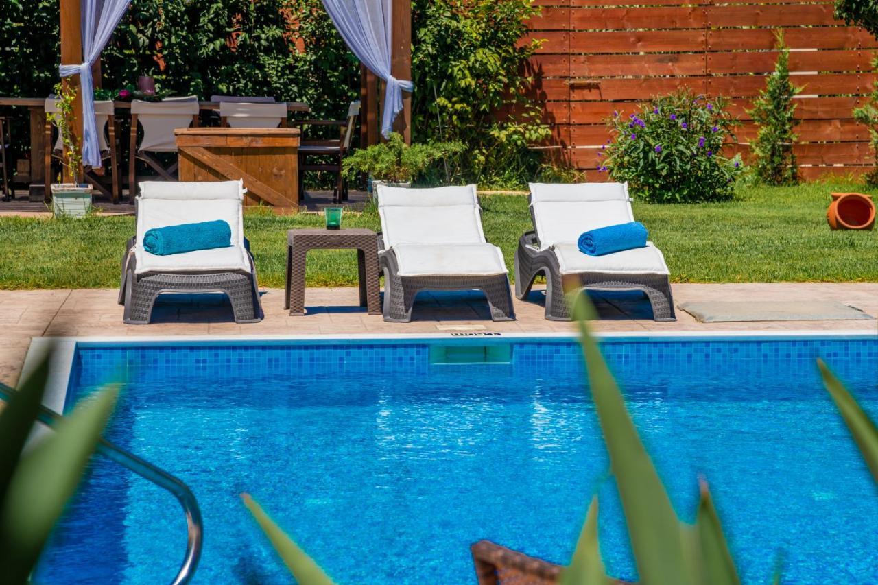 Sophie - Sunny Retreat! *