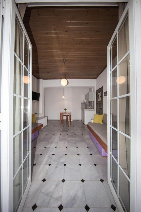 Manias Aparthotel Agia Marina (Crete)