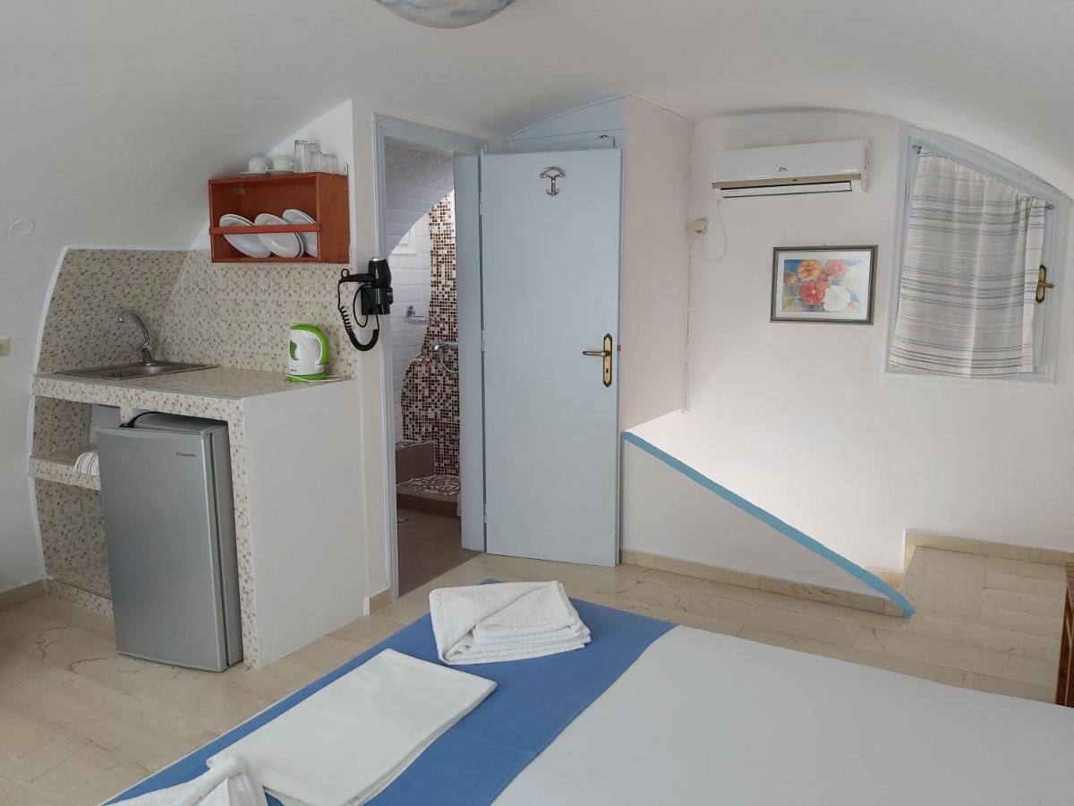 Stavros * Perivolos (Santorini)