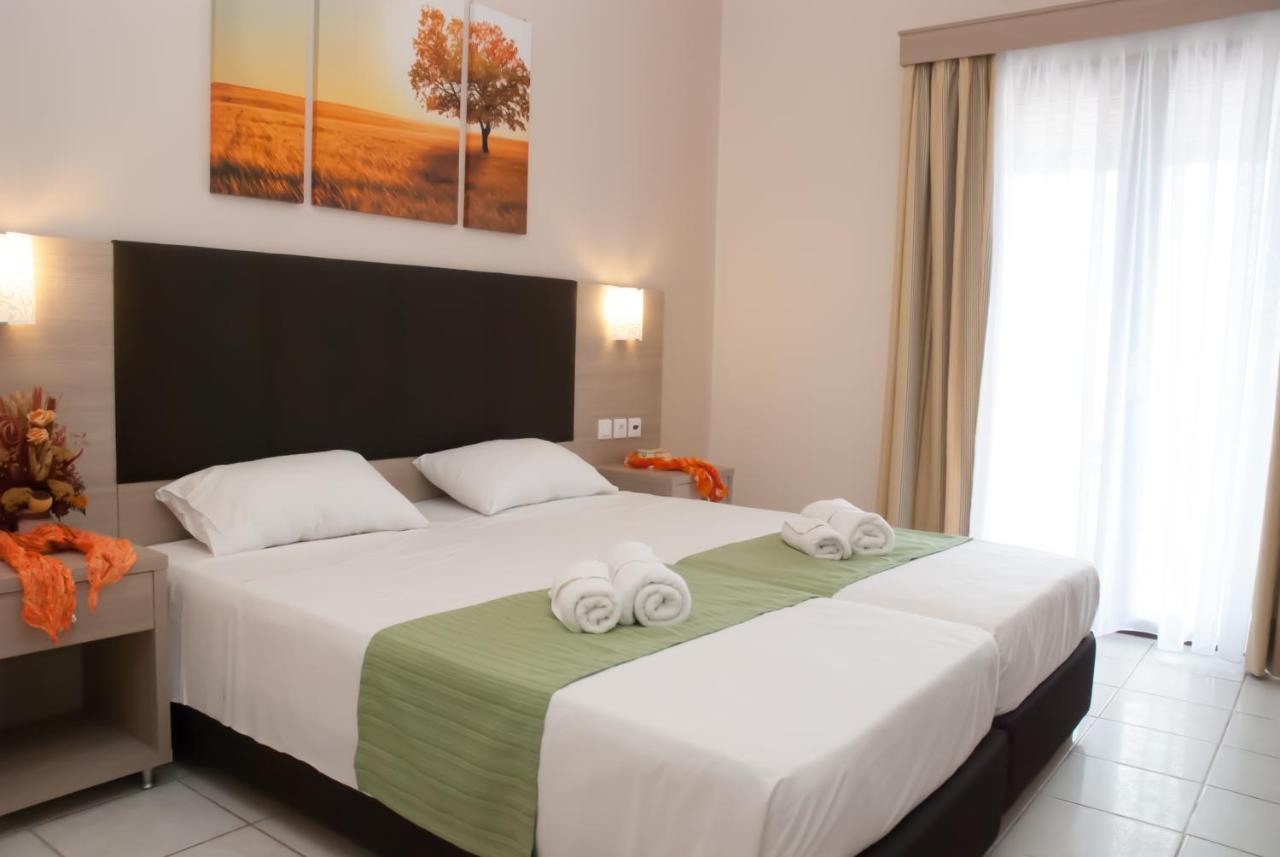 Aparthotel Lazaros Hotel Resort