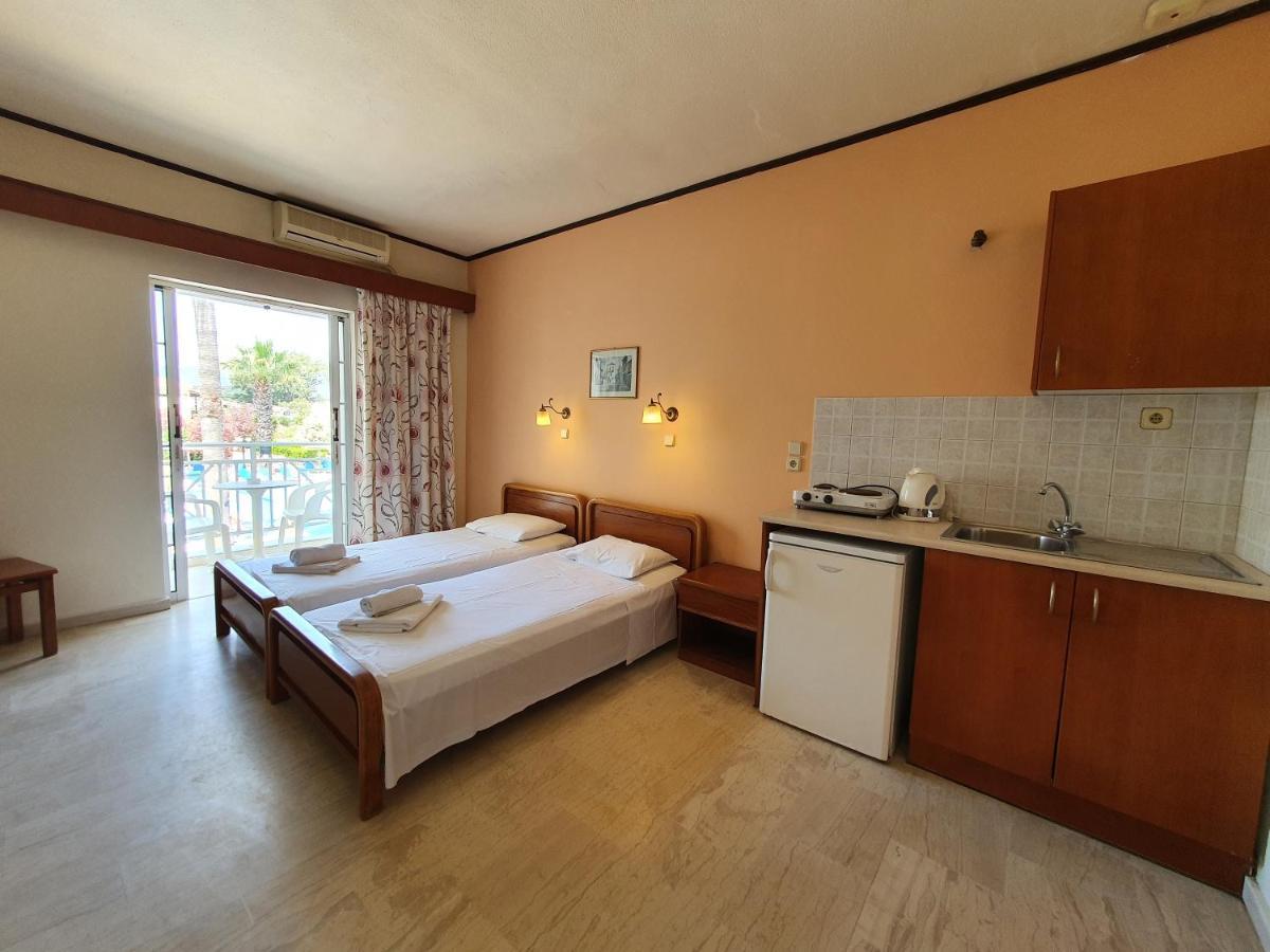 Vivian Hotel 2*