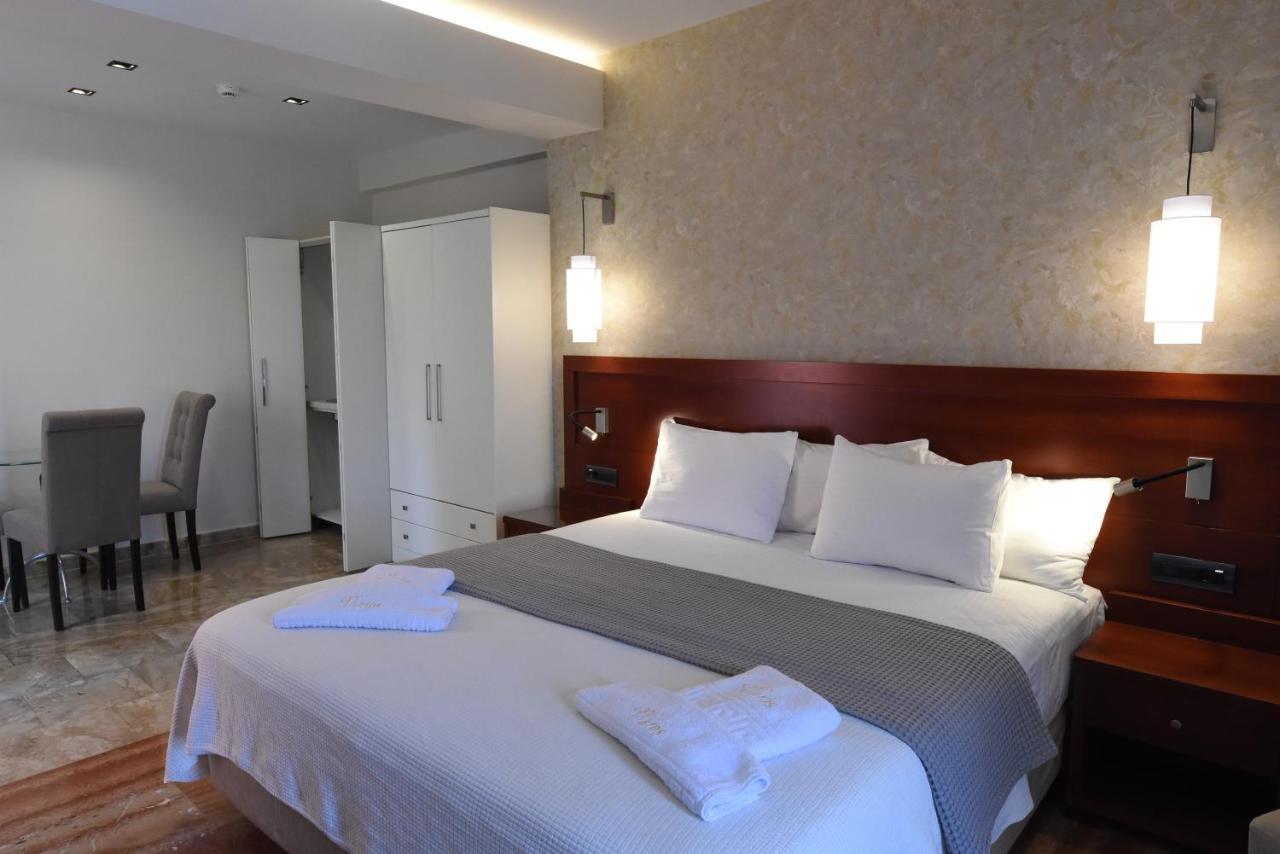 Viaros Aparthotel 3*