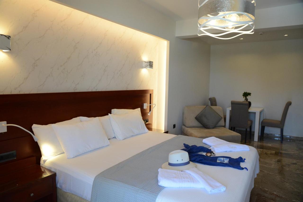 Aparthotel Viaros 3*