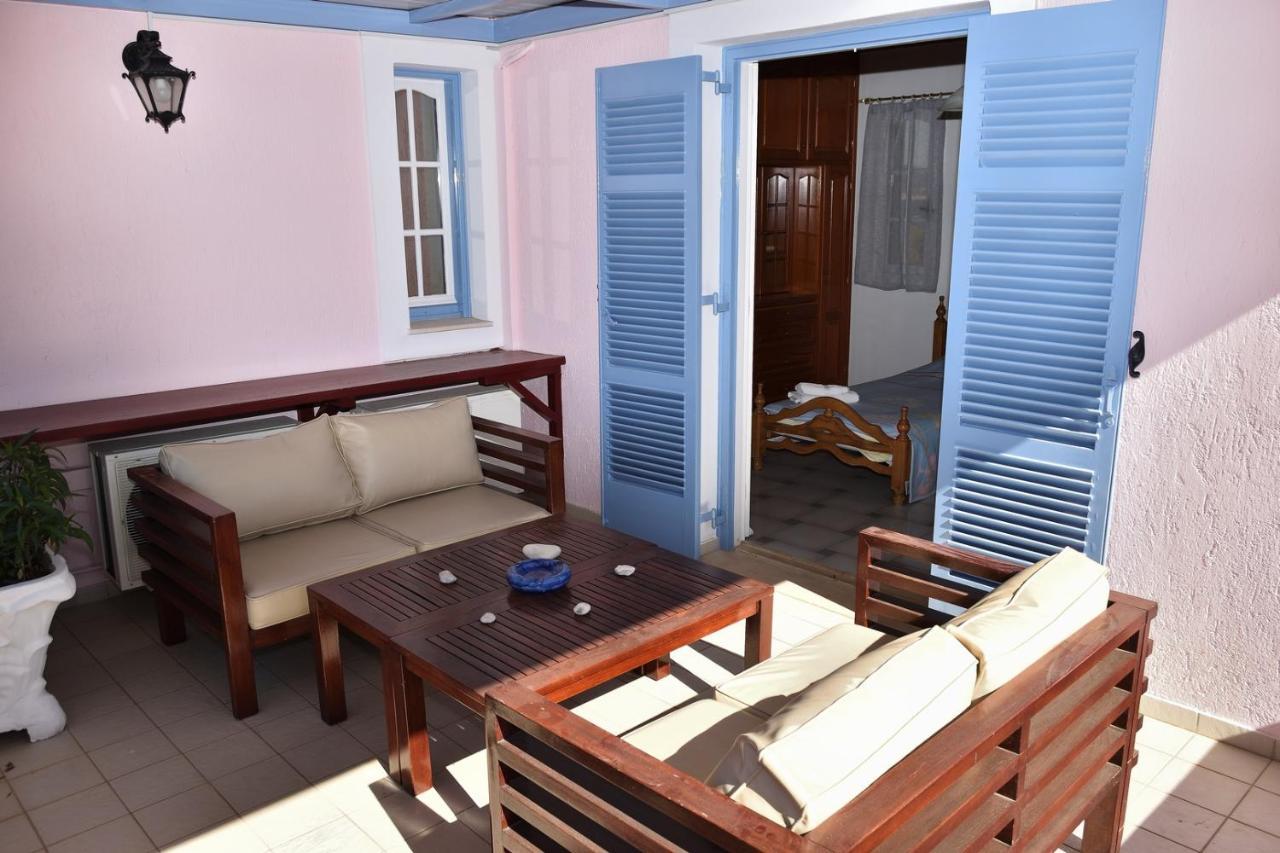 Tzivras & Holiday home