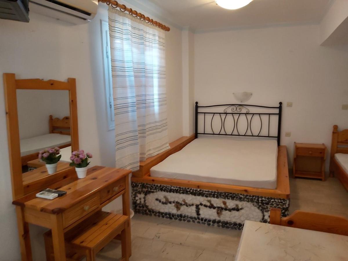 Stavros Perivolos (Santorini)