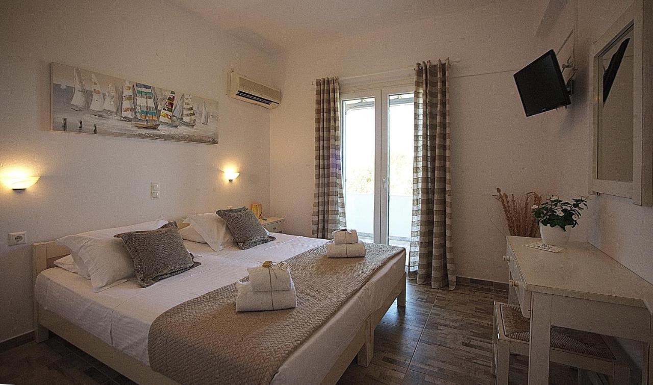 Anixis Paros 4*