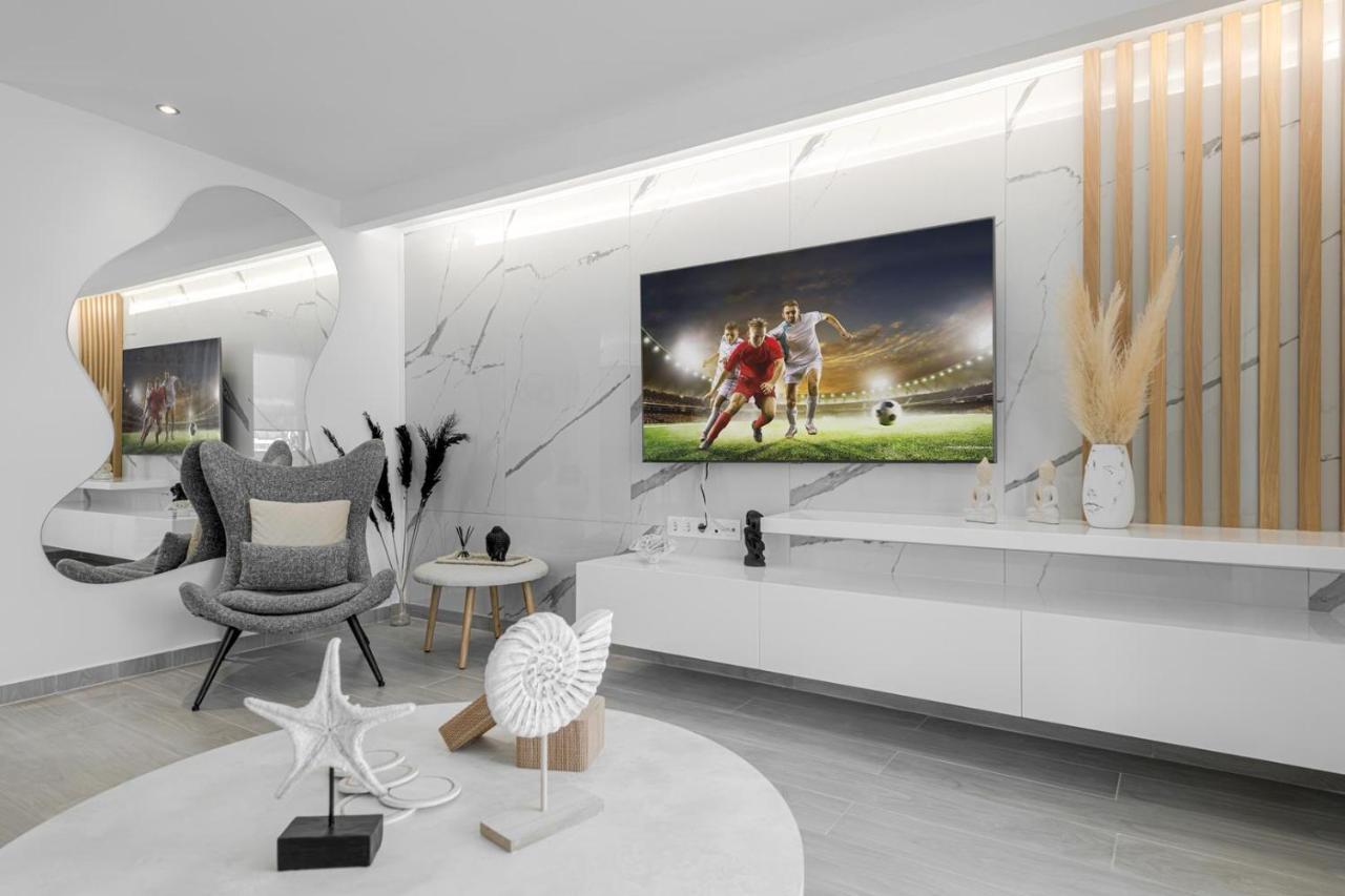 Diogenis Seaside Apartment *