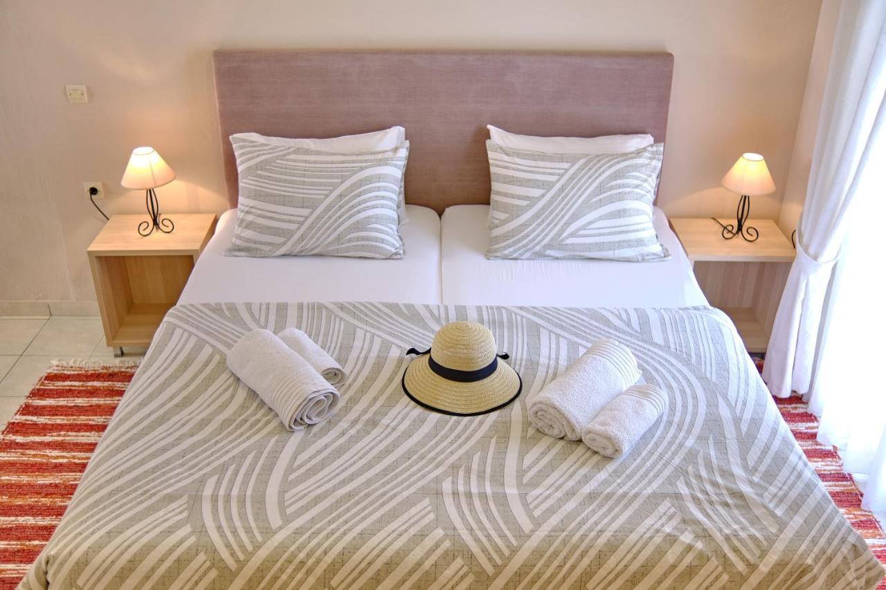 Houmis Apts & Guest house Agios Georgios Pagon