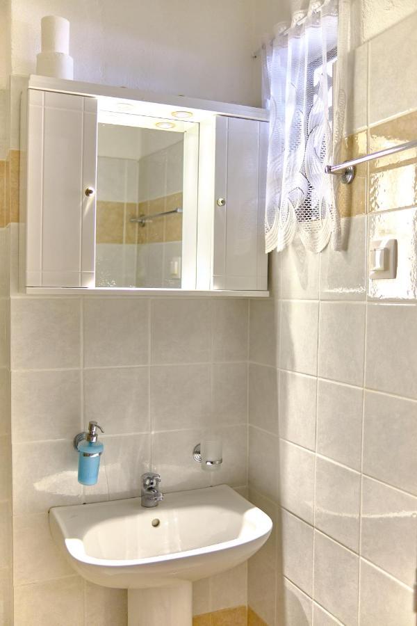 Guest house Houmis Apts &