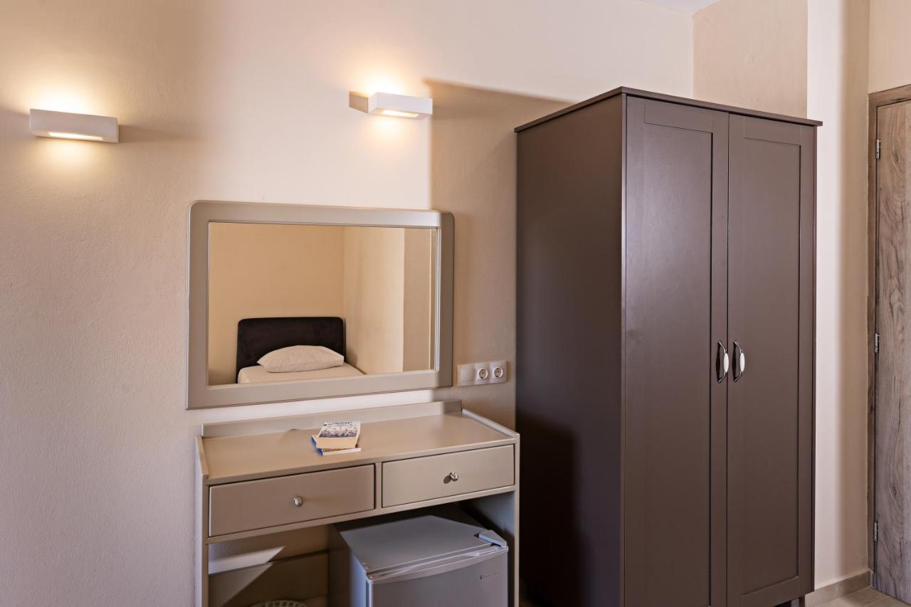 Hotel Kathrin Adelianos Kampos
