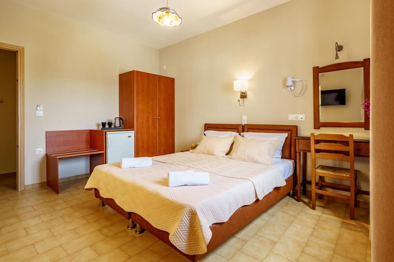 Irini Aparthotel *