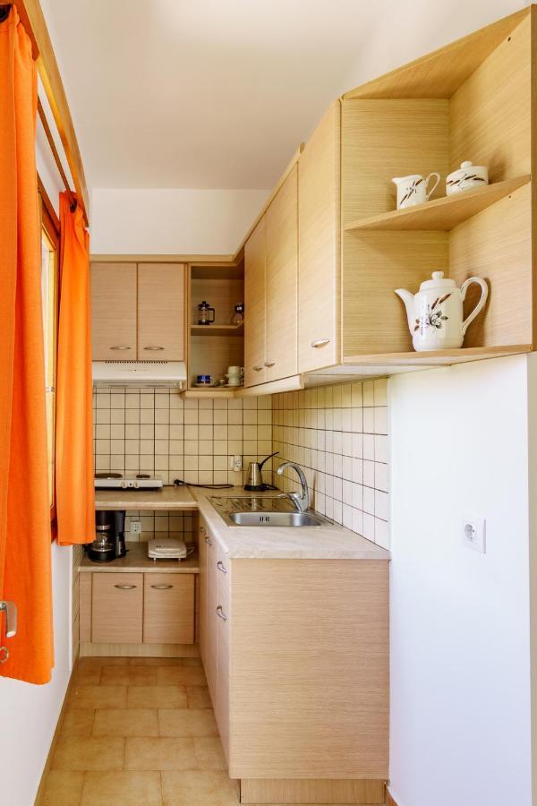 Aparthotel Irini