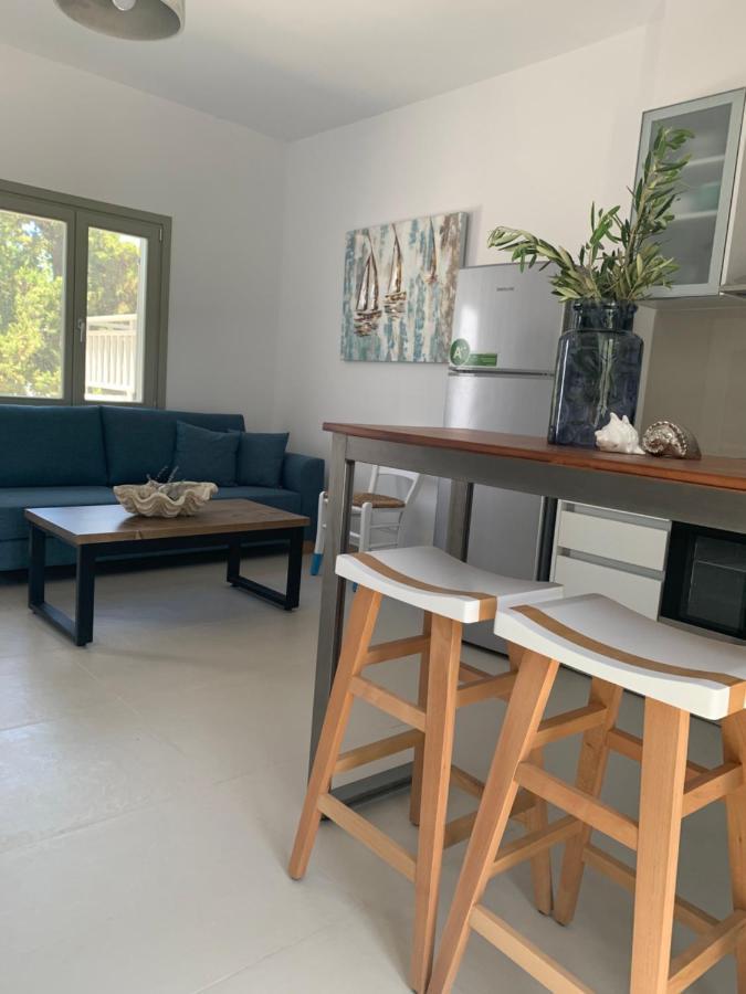 Chrisantakis Appartments * Drios