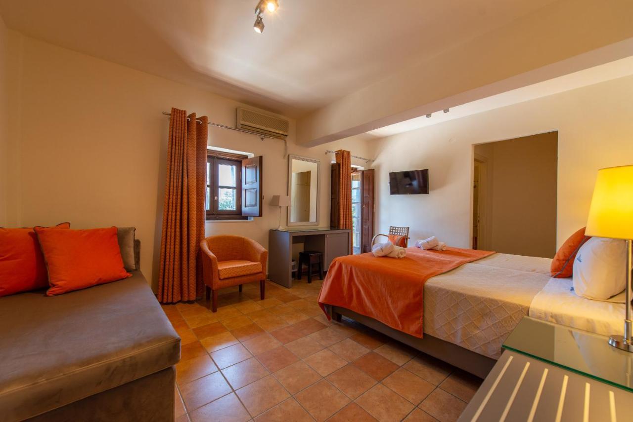 Kastro Maini 3*