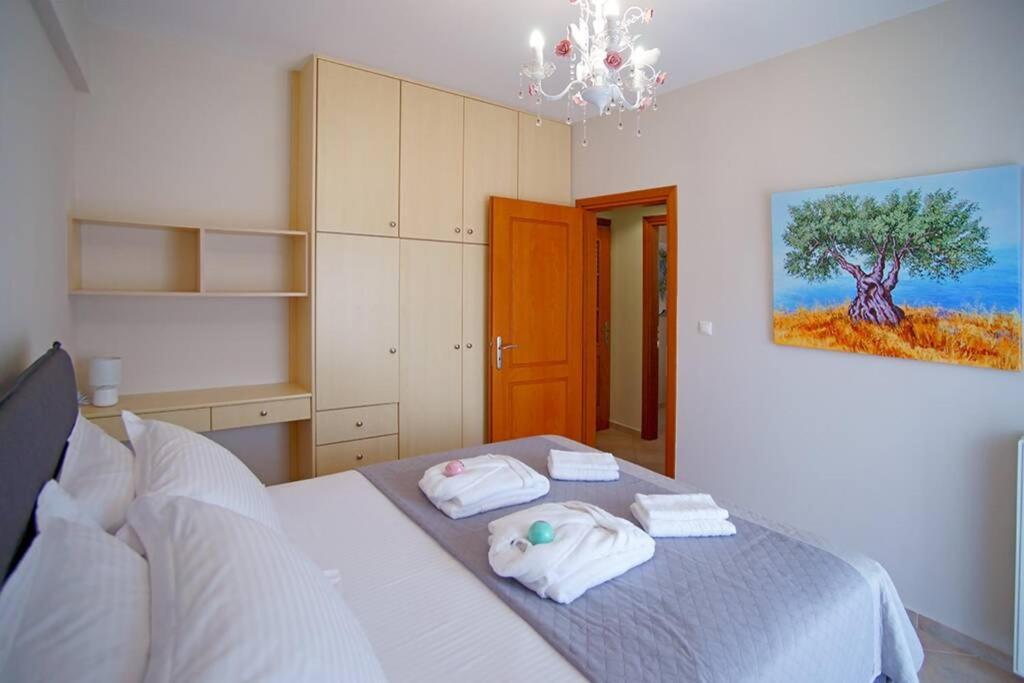 Apartment Luxury Kyparissia