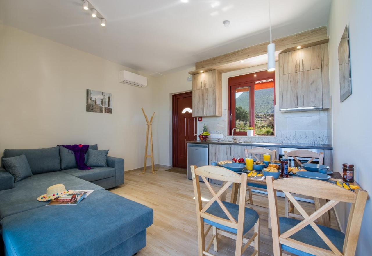 Apartment Phenωmena